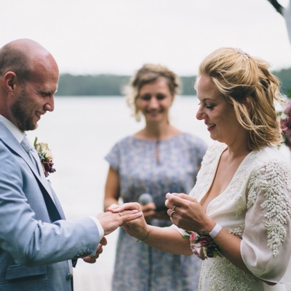 Anne und Tom bei ihrer Hochzeit