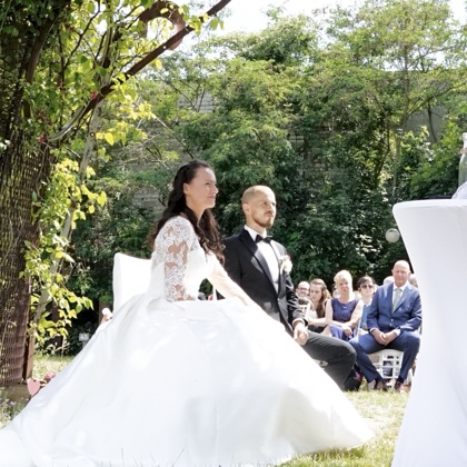 Jasmin und Aljoscha bei ihrer Hochzeit