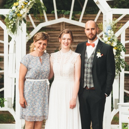 Julia und Max bei ihrer Hochzeit