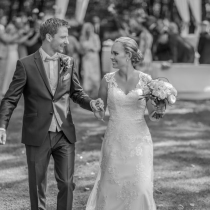 Lara und Sascha bei ihrer Hochzeit